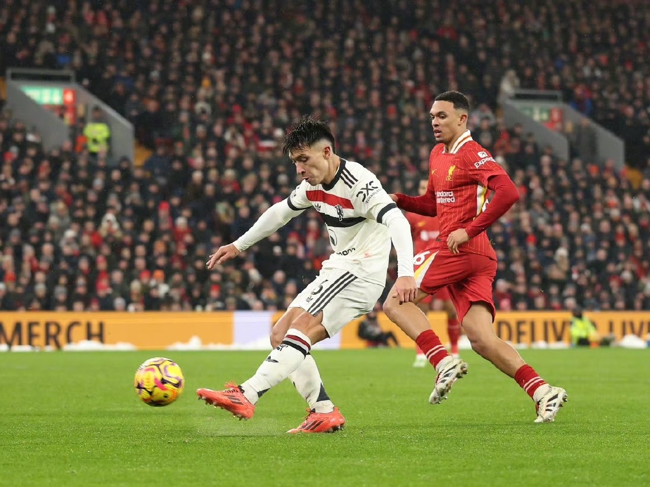 英超豪门：曼联主场力克拜仁慕尼黑的简单介绍