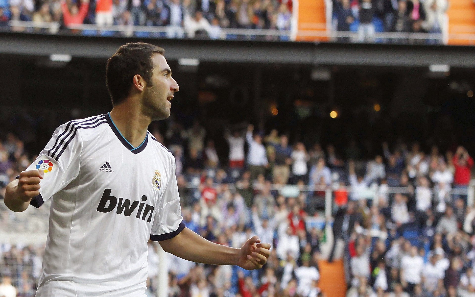 李刚仁一剑封喉!比利亚雷亚尔掀翻巨人拜仁,亚洲之光闪耀欧冠之夜